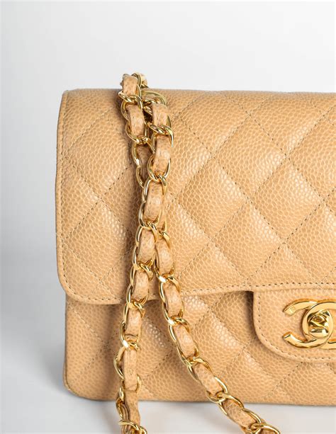 chanel flapbag beige